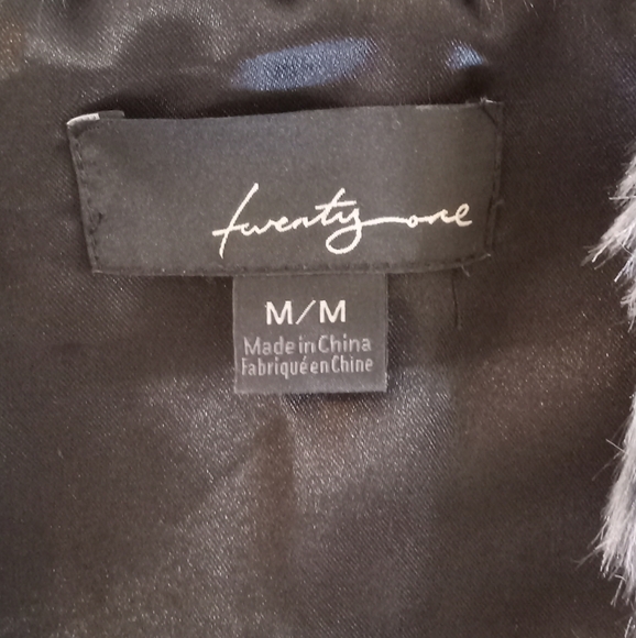 Twenty One - Front Crop Bolero Jacket - Cropped Vest - Picture 3 of 5